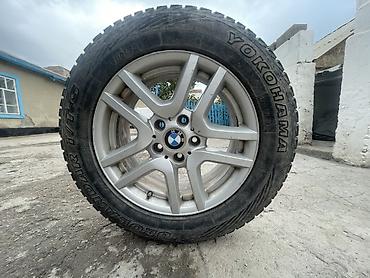 бир: Дөңгөлөктөр монтажда 235 / 60 / R 17, Кыш, Колдонулган, Комплект, Жол тандабастар (АТ/МТ), Куйма, тешиктери - 5 — 2