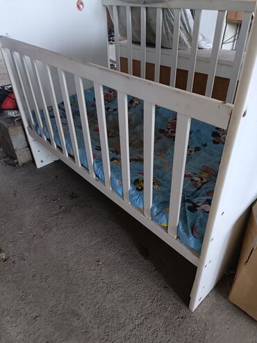 детская кроватка happy dino: Детская кроватка б/у,внизу ящик, самовывоз. Сокулук,Арал