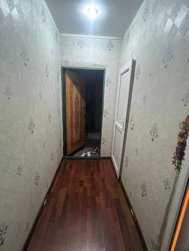 Uzunmüddətli kirayə mənzillər: 7 mkr,244 nömrəli məktəbin yanında,5 mərtəbənin,3-cü mərtəbəsində,2 — 7