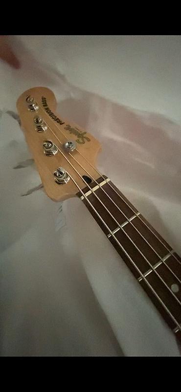 музыкальный инструменты: Бас‑гитара Squier by Fender Precision Bass продам басс гитару fender — 4