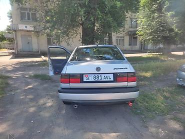 Транспорт: Volkswagen Vento: 1992 г., 1.8 л, Механика, Седан — 1