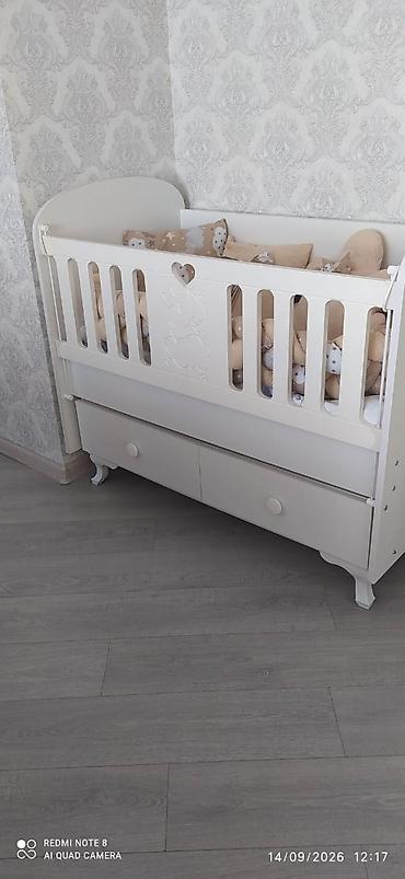 Uşaq mebeli: Ağ rəngli beşik – uşaqlar üçün funksional model Matras var. Bortiklər — 1