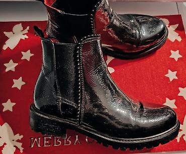 nine west papuče: Ženske lakovane gležnjače – crne, Chelsea stil - Sjajan crni lak — 1