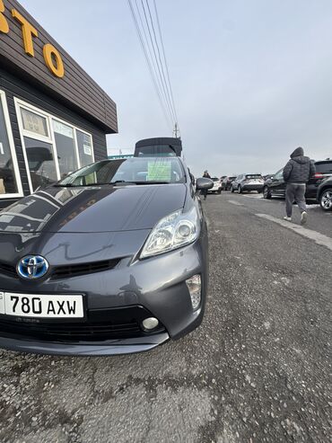 Toyota: Toyota Prius: 2015 г., 1.8 л, Автомат, Гибрид, Универсал at lalafo.kg — 10 Toyota: Toyota Prius: 2015 г., 1.8 л, Автомат, Гибрид, Универсал — 10