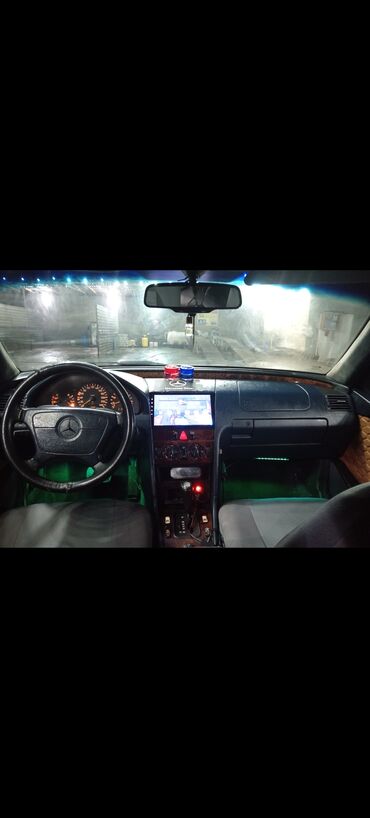 Mercedes-Benz: Mercedes-Benz C-Class (W202), gümüş rəng. - Kuzov: sedan, 4 qapı - — 8