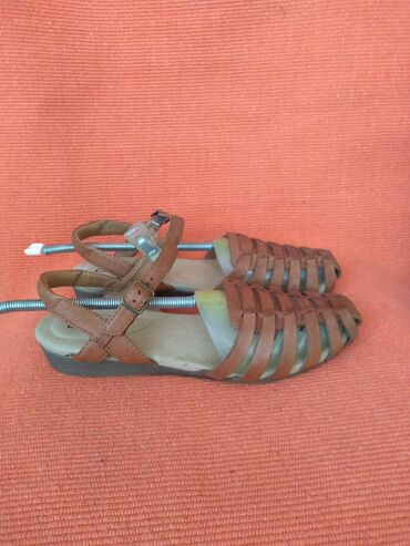 Sandale: Clarks kozne sandale BR 42, idealne za svaki dan, stanje odlicno kao — 6