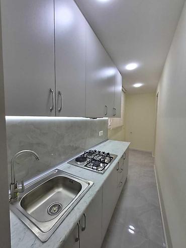 kohnə binalar: Bakı, 3 otaqlı, Köhnə tikili, m. 8 Noyabr, 72 kv. m — 9