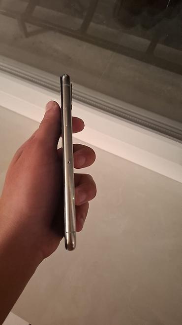 Apple iPhone: IPhone X, Gümüşü, Face ID — 4