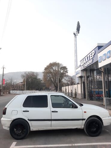 Volkswagen: Volkswagen Golf: 1993 г., 1.6 л, Механика, Бензин, Хэтчбэк — 8