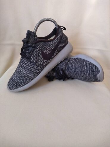 Patike: NIKE original zenske patike br 38, koriscene kratko. Duzina — 10