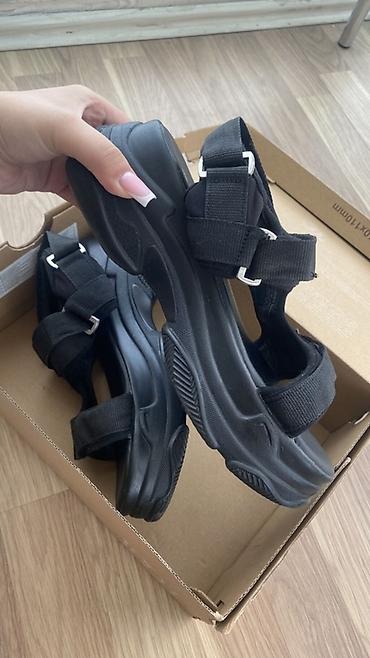 yaz basanoşkalar: Qara rəngli unisex sandallar - Model: Polaris yazısı görünür - Rəng — 1
