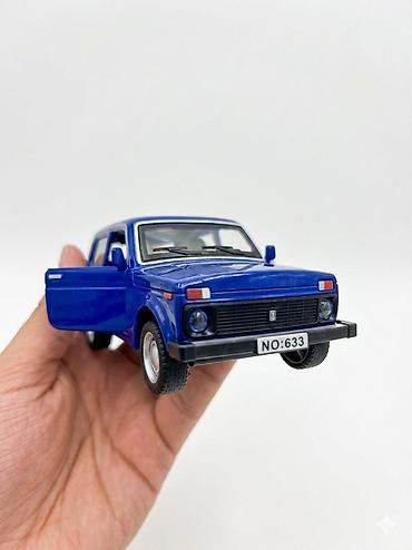 nerf satisi: Ağ rəngli sedan oyuncaq avtomobil maketi - Miqyas: təxmini 1:24/1:32 — 6