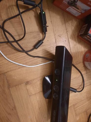 Xbox 360 & Xbox: Kinect kamera,senzor za Xbox 360 i adapter Nisam siguran ali trebalo — 16