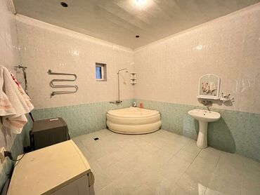 Həyət evləri və villaların satışı: 6 otaqlı, 6 kv. m, Yeni təmirli — 6