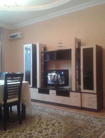 Kommersiya daşınmaz əmlakının satışı: Geniş və işıqlı mənzil interyeri - Geniş dəhliz: Uzun koridor, ağ — 6