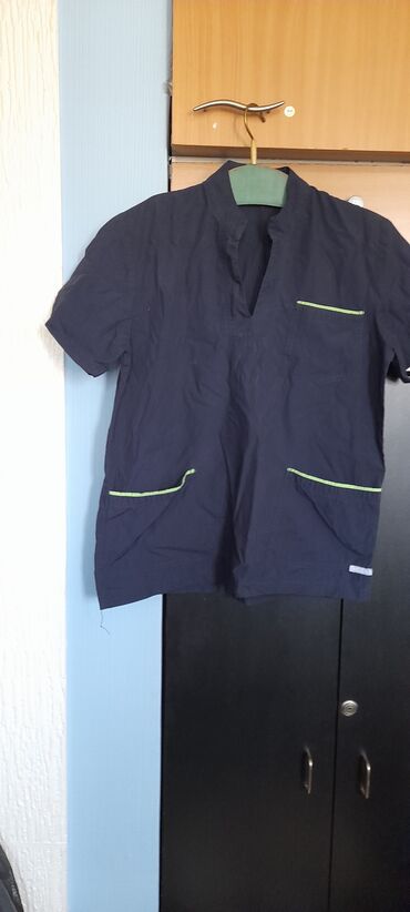 medicinski mantil: Gornji deo uniforme,veličina 40
