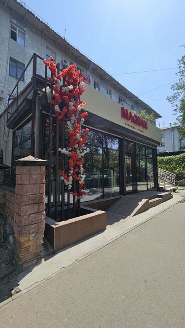 помещения для бизнеса: Продаю Магазин В жилом доме, 100 м², Свежий ремонт, Отдельный вход, 1 этаж