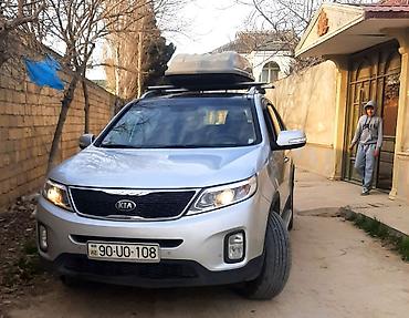 sarento: Kia Sorento SUV – gümüşü rəng, şəhər və uzun yol üçün rahat ailə — 1