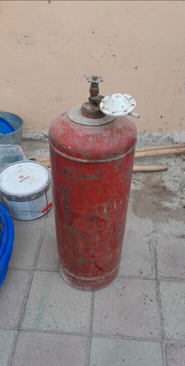 куплю б у мебель: 50L qaz balonu icerisde helde qaz var tam islek di 2 3 gun geder