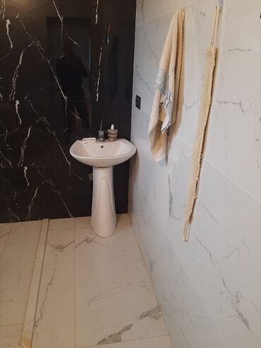 Həyət evləri və villaların satışı: 250kv 2 mertebe yuxarda 4 otaq asagida 4 otaq evin uzunluğu -da lalafo.az — 35 Həyət evləri və villaların satışı: 250kv 2 mertebe yuxarda 4 otaq asagida 4 otaq evin uzunluğu — 35