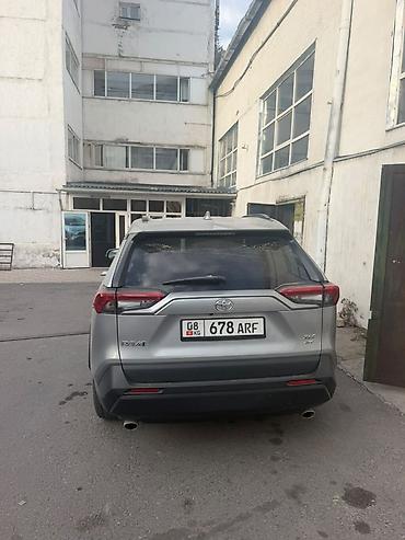 lan rover: Toyota RAV4: 2021 г., 2.5 л, Автомат, Бензин, Кроссовер — 2