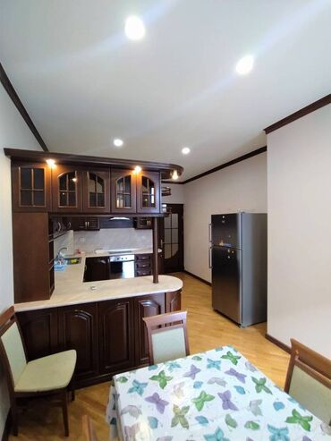 Uzunmüddətli kirayə mənzillər: Nəsimi rayonu, Zabitlər parkı yaxınlığında, “AF Center” binasında 4 — 20