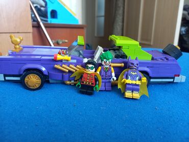 продаю машинки: Продаю машину Джокера из Lego Batman
