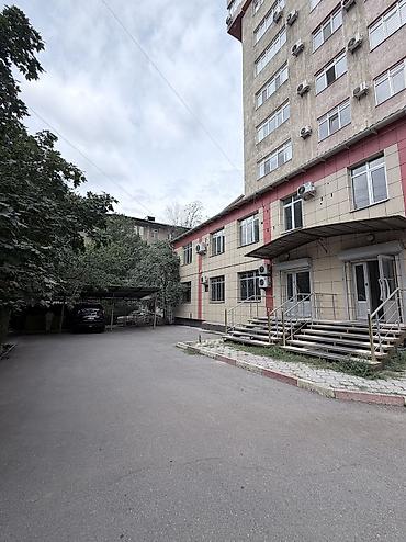 Двери для других помещений: •Сдается просторное офисное помещение в центре города• На длительный — 1