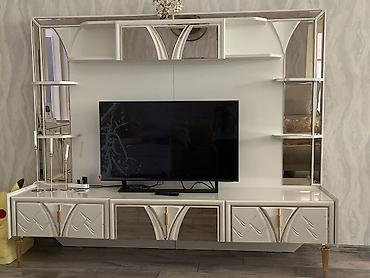 Yeni, Düz TV altlığı, Polkalı, Laminat