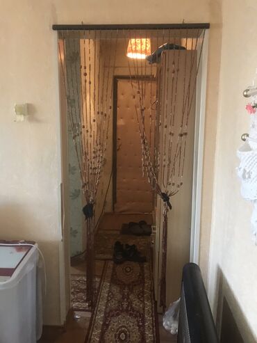 пристань прежевальск: 2 комнаты, 35 м², 104 серия, 2 этаж, Старый ремонт