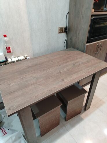 jurnalnıy masalar: Mətbəx üçün, İşlənmiş, Açılmayan, Kvadrat masa, 2 stul