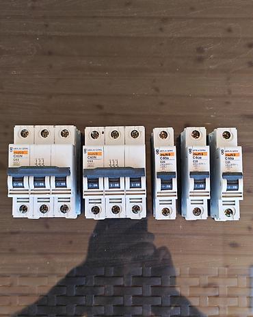 multi tool: Merlin Gerin Multi 9 avtomatik açarlar (MCB) Məhsul təsviri: - Brend — 1