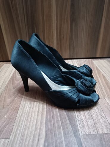 женская обувь 41: Туфли