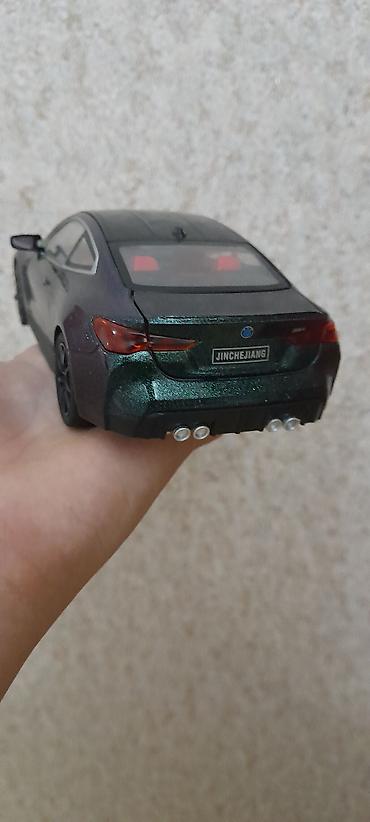 qirmizi masin: Bmw M4 (G82) 1:24 Miqyas Təzədir Səsli və İşıqlı Hər yeri açılır — 2