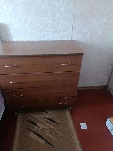 Комоды: Комод из ламинированной ДСП в классическом деревянном тоне — 5