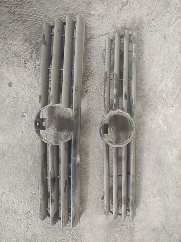 Решетки, облицовки: Решетка радиатора Volkswagen 1995 г., Б/у