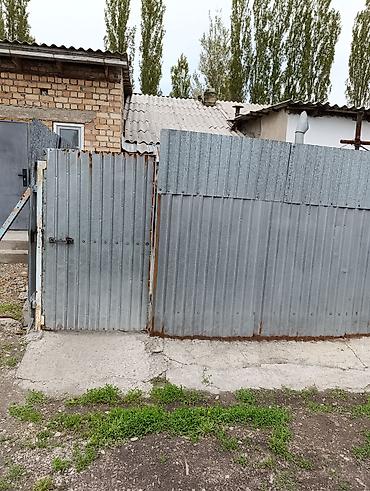 Продажа барачных домов: Продается 2х комнатная квартира барачного типа. Имеется собственная — 1