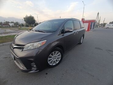 фара субару: Toyota Sienna: 2017 г., 3.5 л, Автомат, Бензин, Минивэн