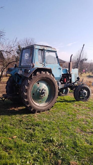 Traktorlar: Taraktor saz vəziyətdədir hecbir prablemi yoxdur 4 təzə təkər çapigi — 1