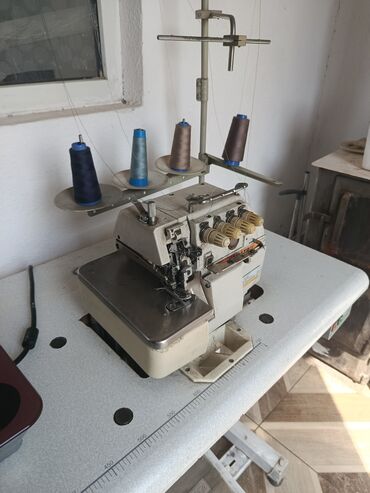 Оверлочные машинки: 4-нитка