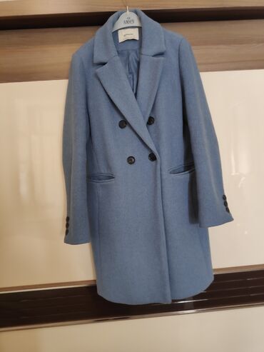 палто: Пальто Stradivarius, M (EU 38), цвет - Голубой