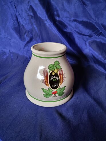 Čaše: Krigla nova kili lasko pivo Slovenija. 70te. Nova krigla. crvena — 1