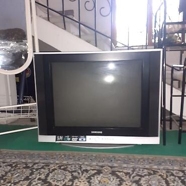 Samsung CRT televizor - Ekran: təxminən 29–32 düym (şüşə CRT panel) -