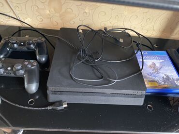 kalonka satılır: Playstation4slim.Yaddaş 1terabayt.3 oyun verilir üstünde.2si offlayn