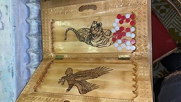 Нарды: Резные наборы нард/шахмат из ореха, ручная работа. Особенности: - — 3