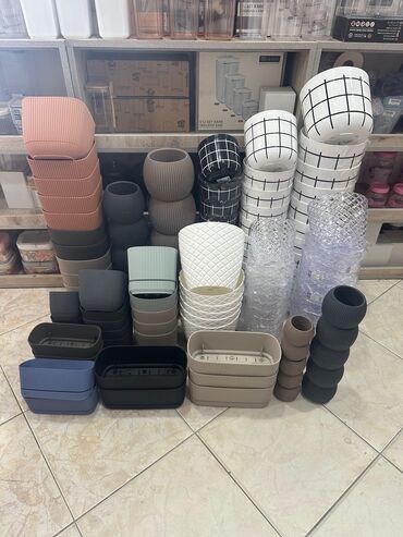 Bitkilər üçün dibçəklər: Dibcek Dibcek qabi yumru aq rengli gul.qabi yumru aq rengli dibcek — 12