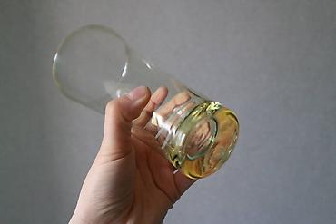 Вазы: Винтажная стеклянная ваза/стакан Один нюанс: очень мелкий скол по краю — 10