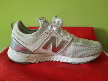 Patike: New Balance, 37.5, bоја - Bela — 9