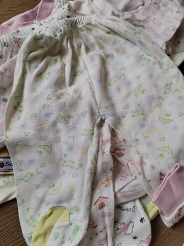 Paketi dečije odeće: Paket: Pantalone, Majice, Unisex — 3