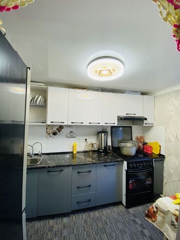 дом в районе пишпек: 35 м², 1 комната, Парковка, Забор, огорожен